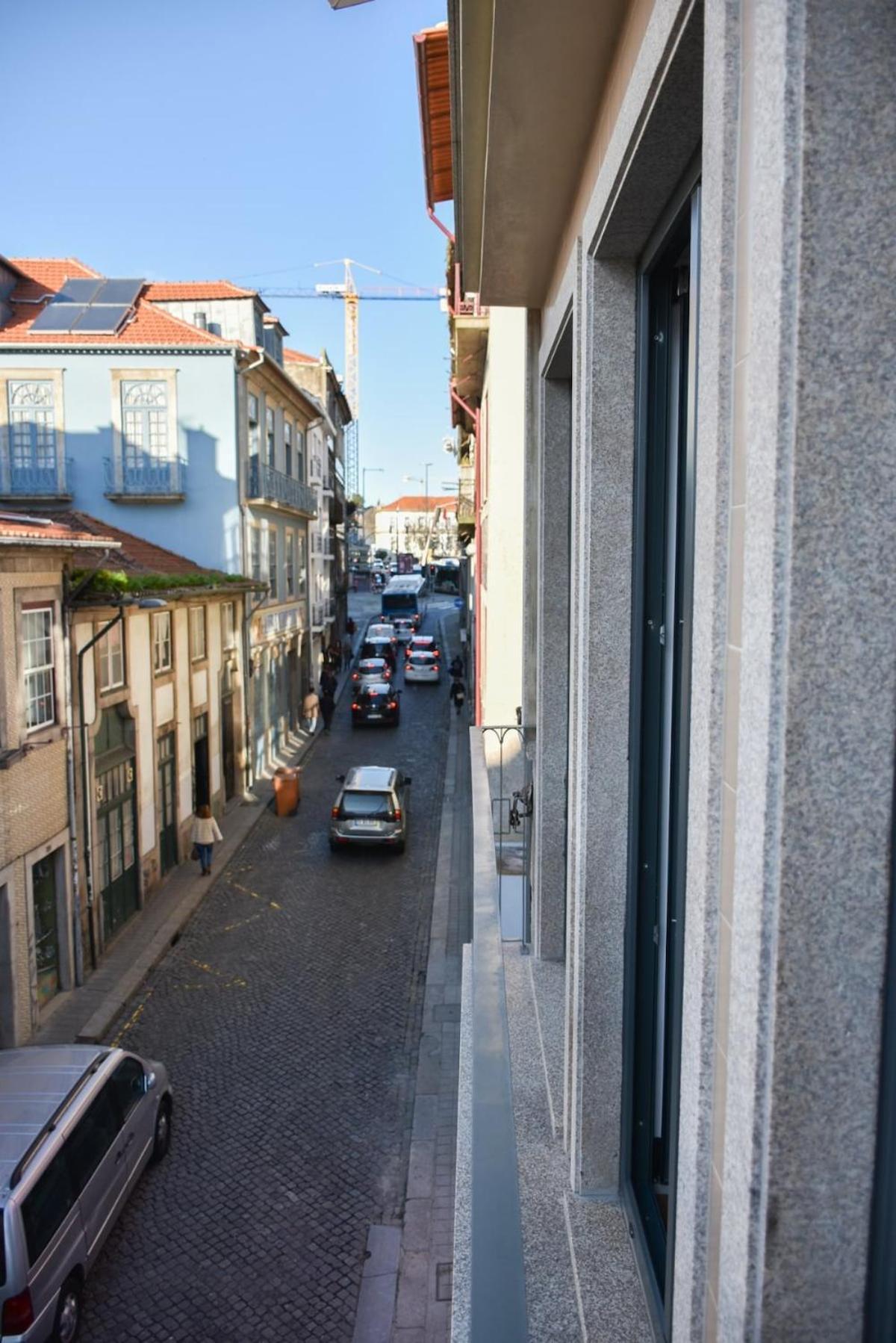 Apartamento With Balcony - 9 Min-walk To Trindade
