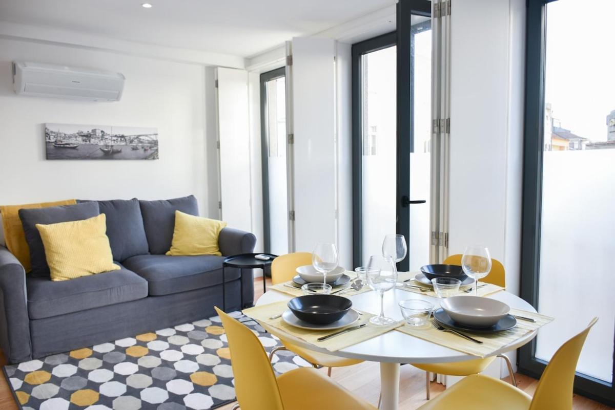 With Balcony - 9 Min-walk To Trindade Appartement *